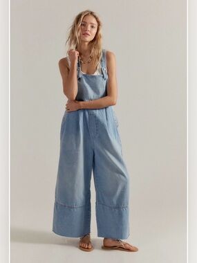 FREE PEOPLE We The Free Rambler Denim Overalls S Ghost Ranch $148 Retail NWT